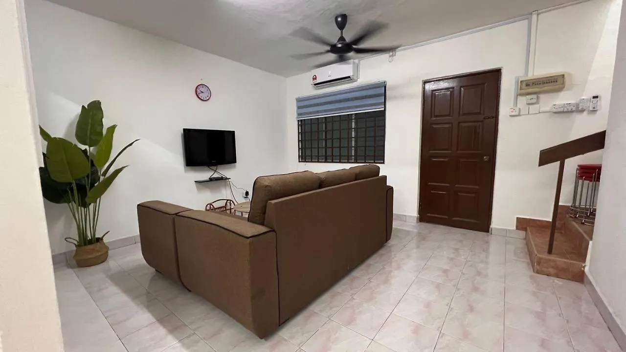 Homestay Qaseh Bandar Dato Onn Джохор-Бару Дом отдыха
