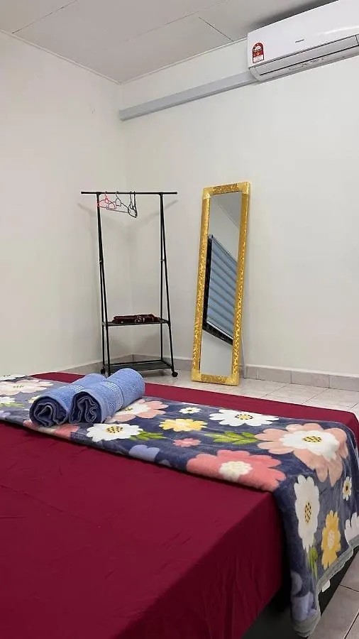 Дом отдыха Homestay Qaseh Bandar Dato Onn Джохор-Бару